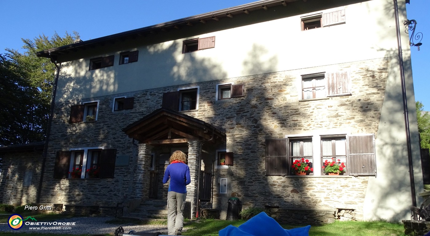 97 Ristoro al Rif. Roccoli dei Lorla.JPG